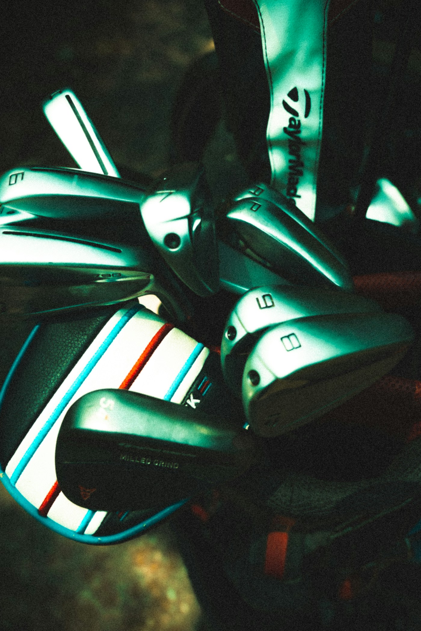 Sun Mountain Matchplay vs Titleist Players S4 StaDry: Premium Style or Waterproof Practicality?